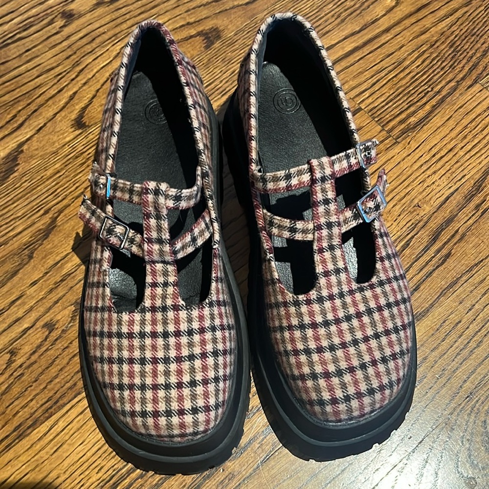 Urban Outfitters Platform Plaid Mary Jane - size 9